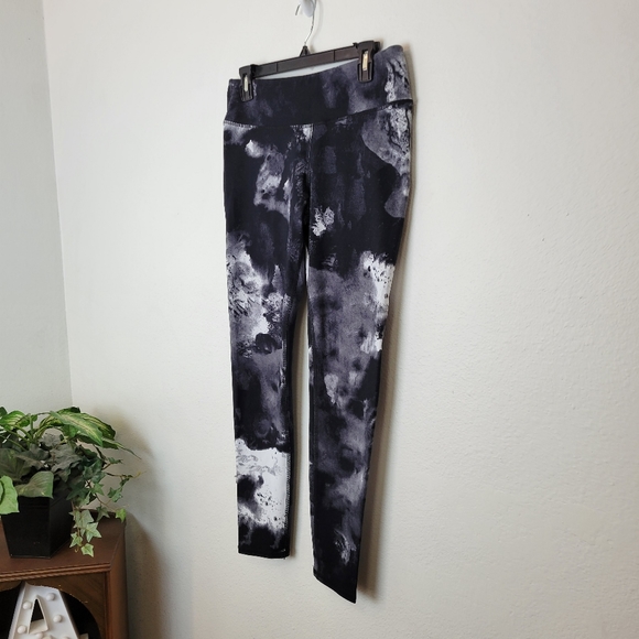 ALO YOGA Airbrush Leggings In Black Blast Size Large - Picture 7 of 11